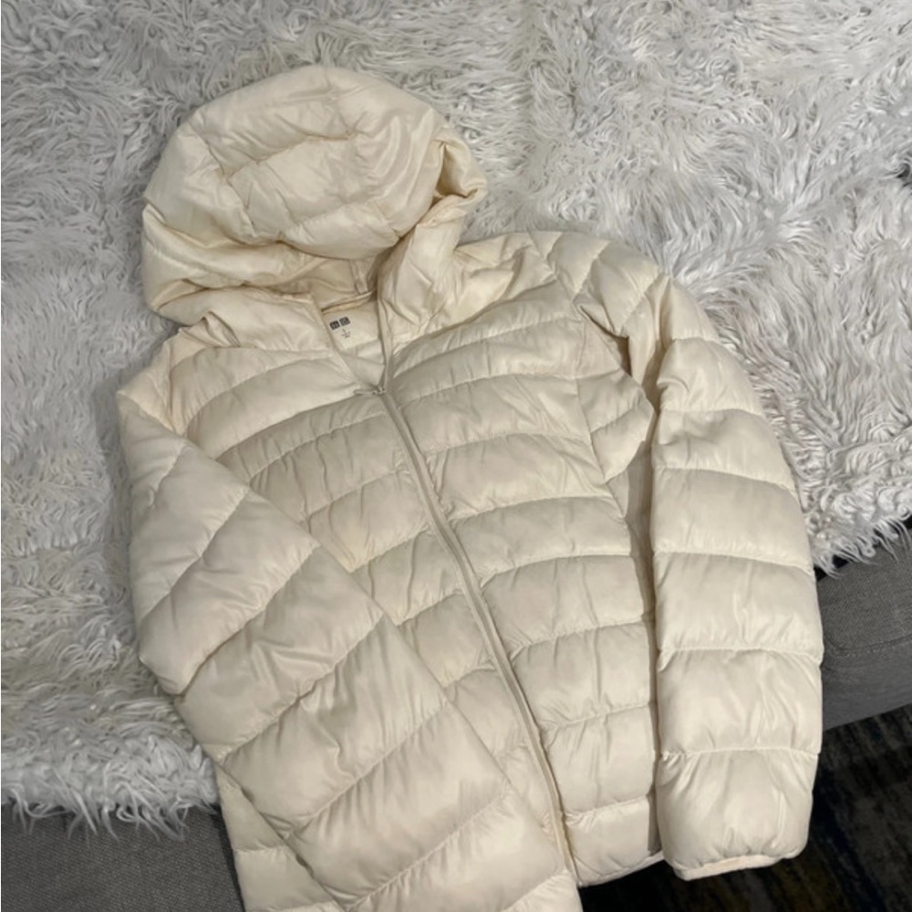 Uniqlo Women's Off-White Puffer Jacket